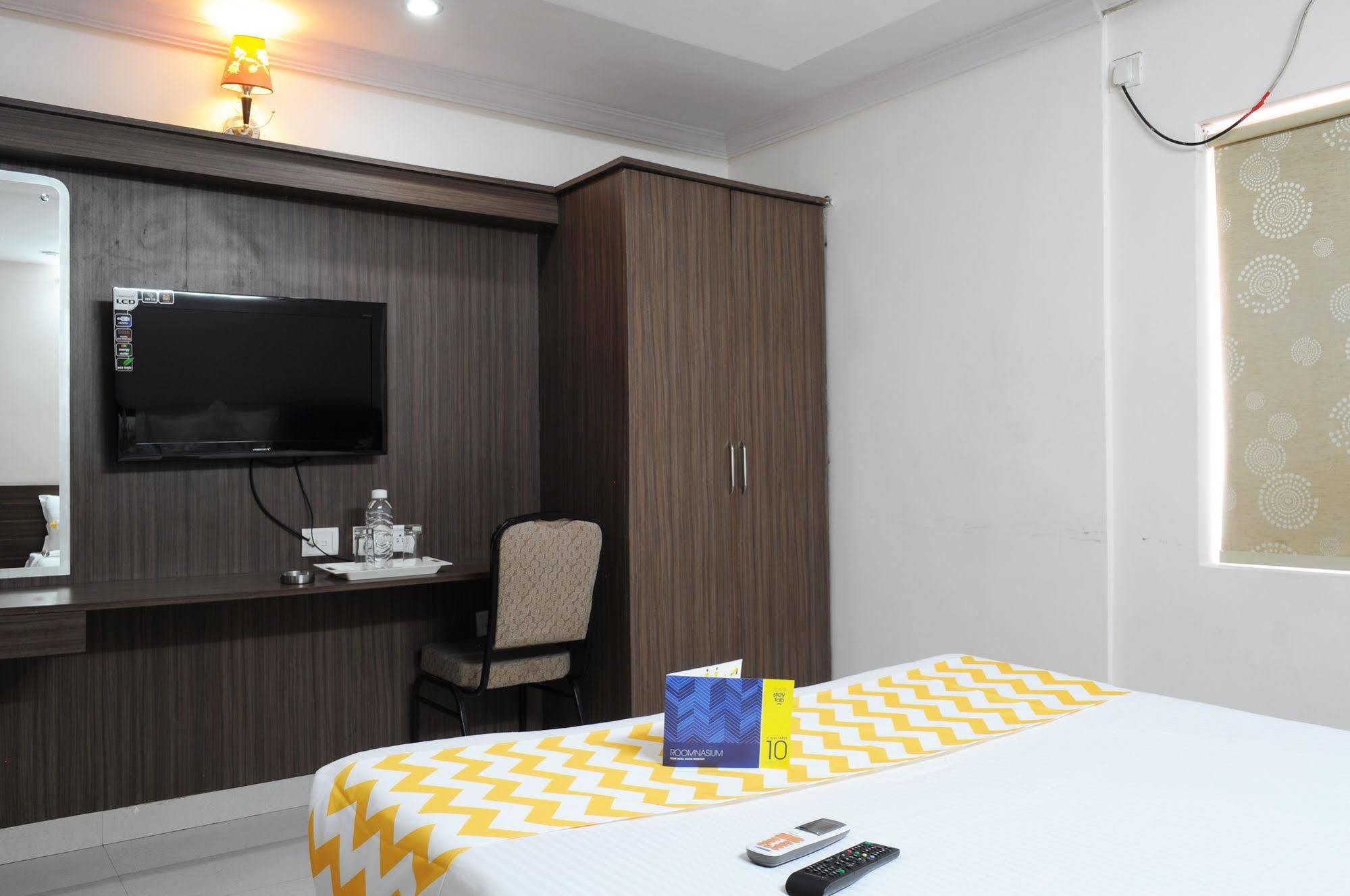 Oyo 17375 My Place Kondapur Hicc 海得拉巴 外观 照片
