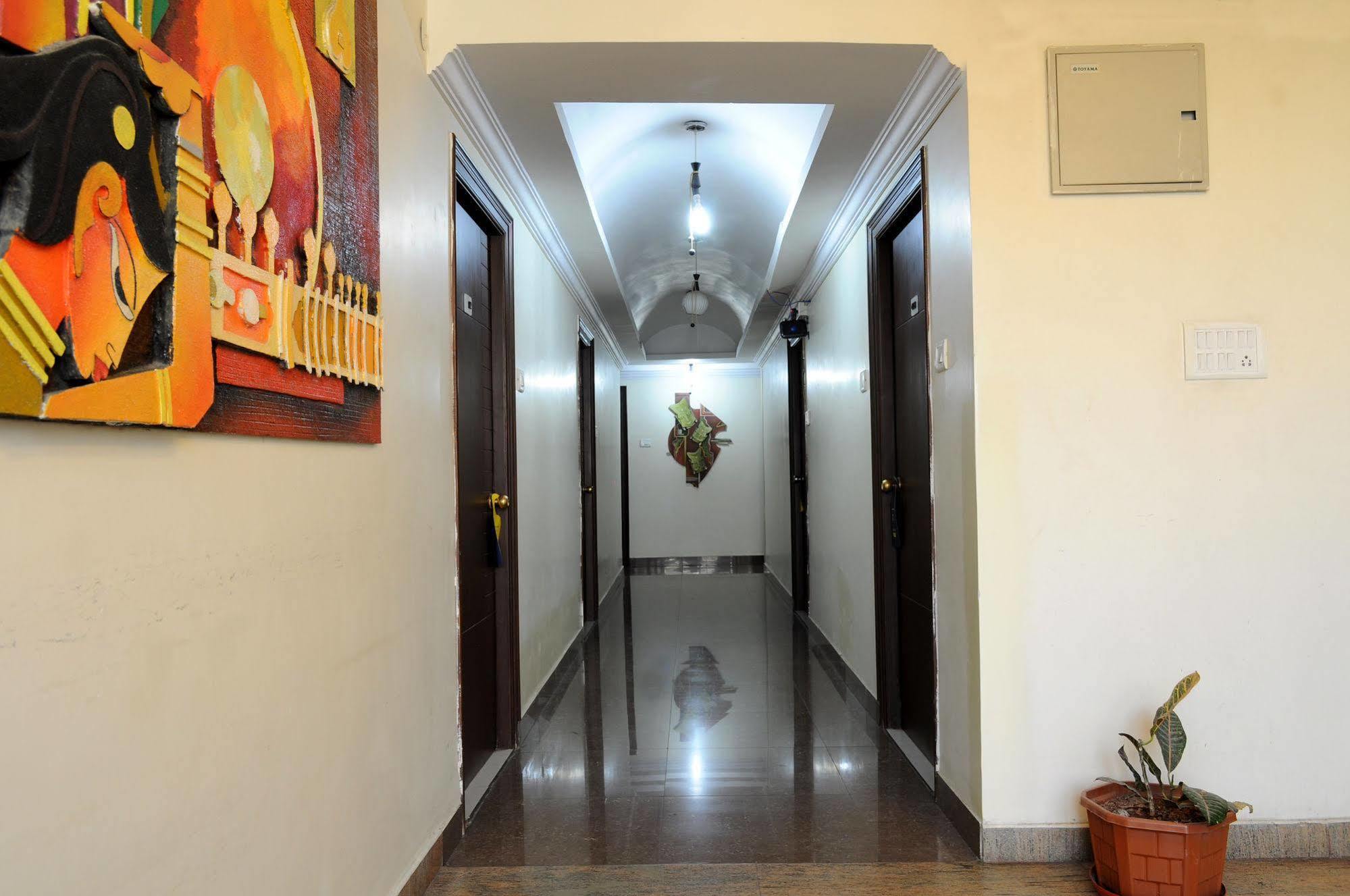 Oyo 17375 My Place Kondapur Hicc 海得拉巴 外观 照片