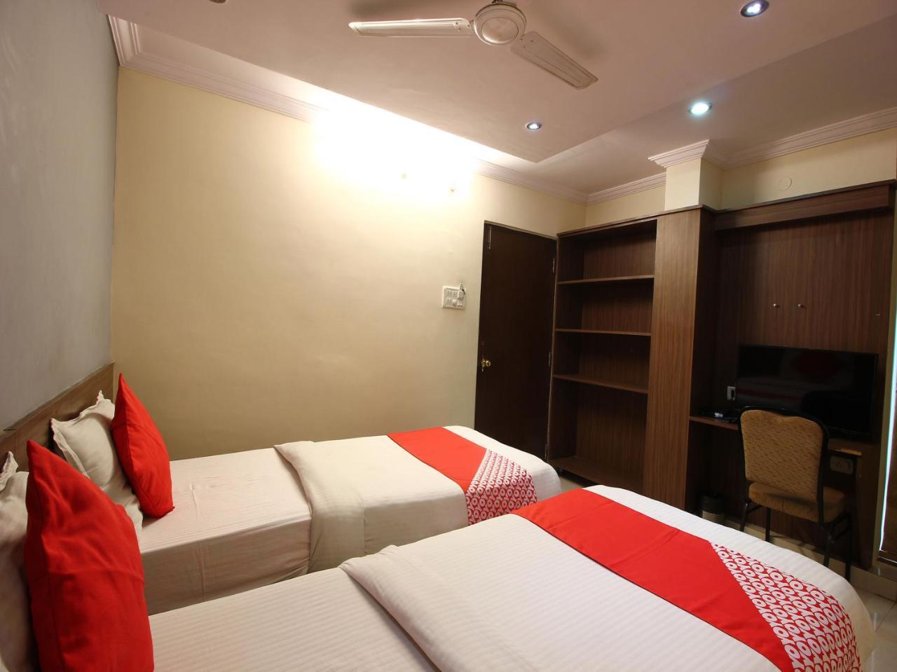Oyo 17375 My Place Kondapur Hicc 海得拉巴 外观 照片