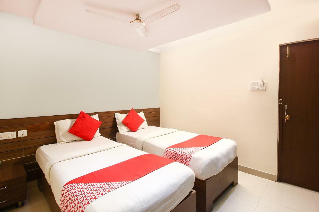 Oyo 17375 My Place Kondapur Hicc 海得拉巴 外观 照片